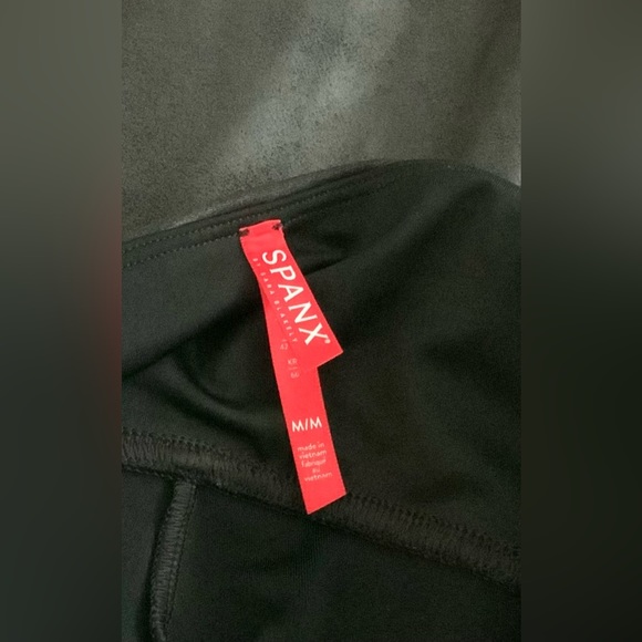 Spanx Faux Leather Leggings Sz S & M - Picture 8 of 8